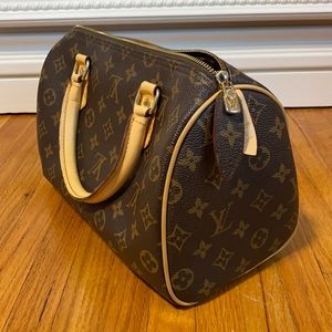 Knock off Louis Vuitton handbag 😍